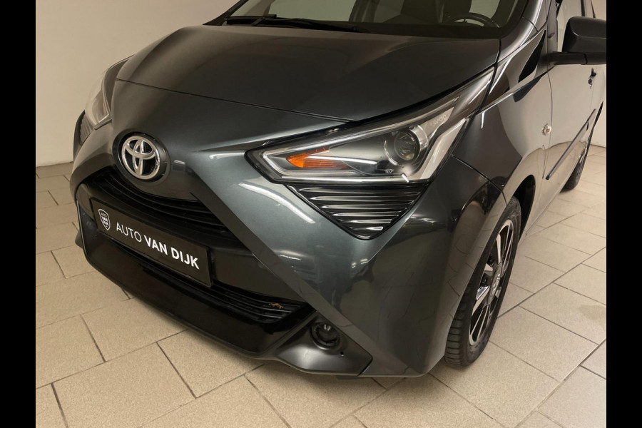 Toyota Aygo 1.0 VVT-i x-play AIRCO NAVI VIA APP BLUETOOTH ELEK RAMEN CENT VERG VELGEN 5DRS PRIVACYGLAS NIEUWSTAAT
