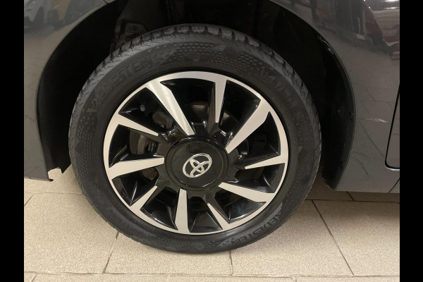 Toyota Aygo 1.0 VVT-i x-play AIRCO NAVI VIA APP BLUETOOTH ELEK RAMEN CENT VERG VELGEN 5DRS PRIVACYGLAS NIEUWSTAAT