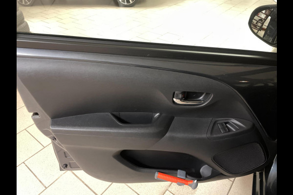 Toyota Aygo 1.0 VVT-i x-play AIRCO NAVI VIA APP BLUETOOTH ELEK RAMEN CENT VERG VELGEN 5DRS PRIVACYGLAS NIEUWSTAAT