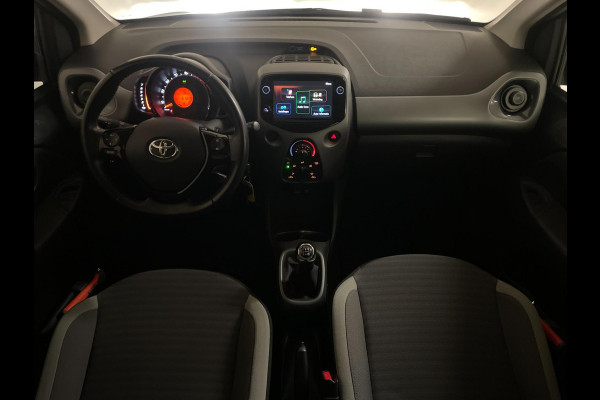 Toyota Aygo 1.0 VVT-i x-play AIRCO NAVI VIA APP BLUETOOTH ELEK RAMEN CENT VERG VELGEN 5DRS PRIVACYGLAS NIEUWSTAAT