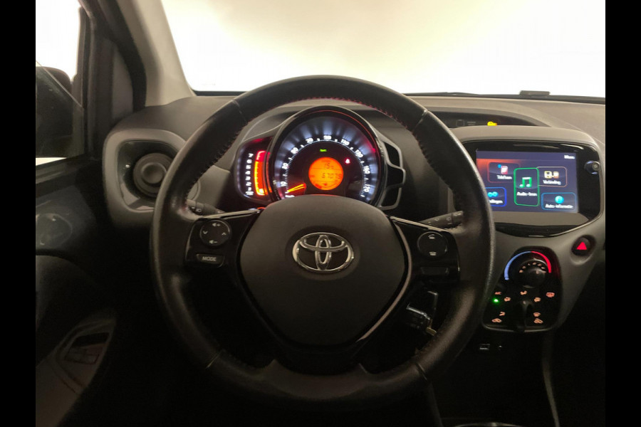 Toyota Aygo 1.0 VVT-i x-play AIRCO NAVI VIA APP BLUETOOTH ELEK RAMEN CENT VERG VELGEN 5DRS PRIVACYGLAS NIEUWSTAAT