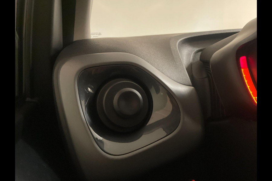 Toyota Aygo 1.0 VVT-i x-play AIRCO NAVI VIA APP BLUETOOTH ELEK RAMEN CENT VERG VELGEN 5DRS PRIVACYGLAS NIEUWSTAAT