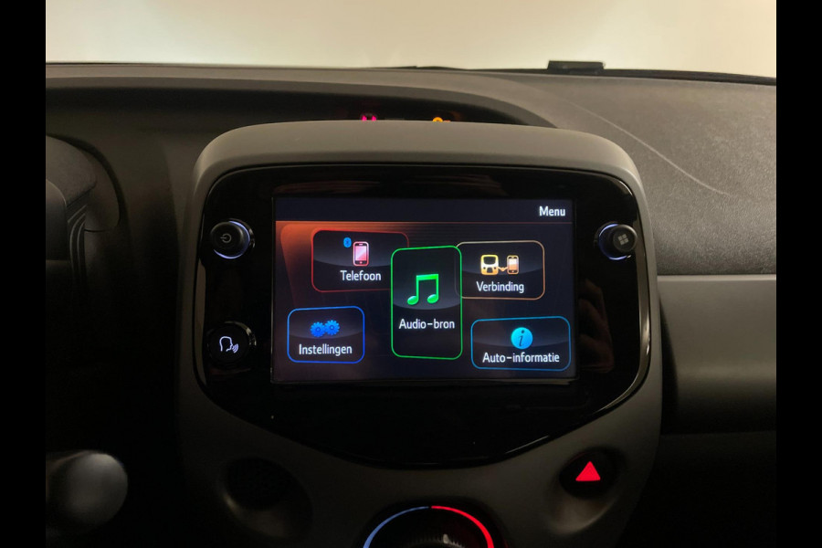 Toyota Aygo 1.0 VVT-i x-play AIRCO NAVI VIA APP BLUETOOTH ELEK RAMEN CENT VERG VELGEN 5DRS PRIVACYGLAS NIEUWSTAAT