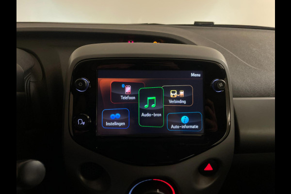 Toyota Aygo 1.0 VVT-i x-play AIRCO NAVI VIA APP BLUETOOTH ELEK RAMEN CENT VERG VELGEN 5DRS PRIVACYGLAS NIEUWSTAAT