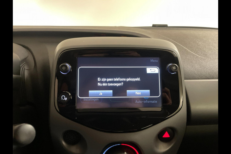 Toyota Aygo 1.0 VVT-i x-play AIRCO NAVI VIA APP BLUETOOTH ELEK RAMEN CENT VERG VELGEN 5DRS PRIVACYGLAS NIEUWSTAAT