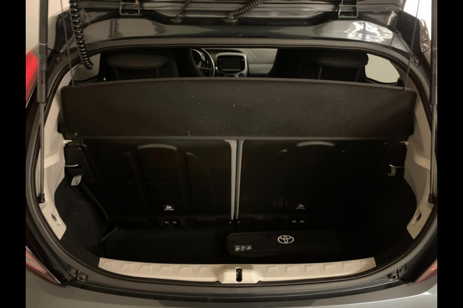Toyota Aygo 1.0 VVT-i x-play AIRCO NAVI VIA APP BLUETOOTH ELEK RAMEN CENT VERG VELGEN 5DRS PRIVACYGLAS NIEUWSTAAT