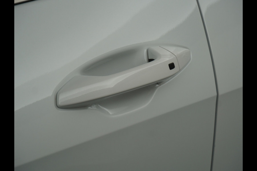 Kia Sportage 1.6 T-GDi Hybrid GT-Line Automaat Apple Carlpay/Android Auto - Cruise Control Adapatief - Dodehoekdetectie - Panorama Dak - Navigatie -  Stoel/Stuurverwarming - Trekhaak - Fabrieksgarantie tot 05-2031