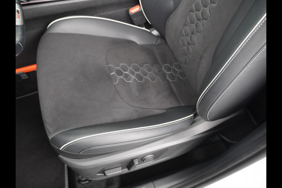 Kia Sportage 1.6 T-GDi Hybrid GT-Line Automaat Apple Carlpay/Android Auto - Cruise Control Adapatief - Dodehoekdetectie - Panorama Dak - Navigatie -  Stoel/Stuurverwarming - Trekhaak - Fabrieksgarantie tot 05-2031