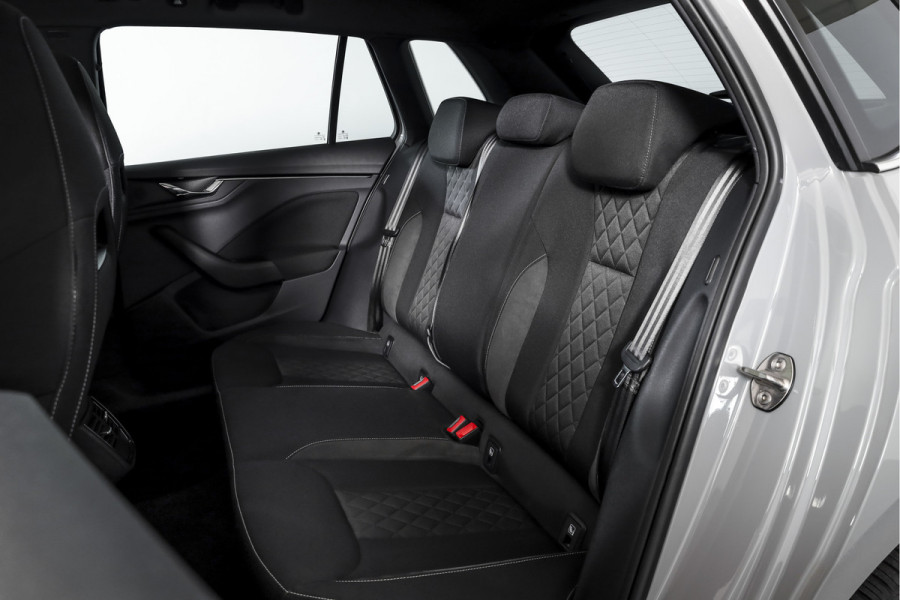 Škoda Kamiq 1.0 TSI 115 PK Sport Business - Automaat | Pano | Dig. Cockpit | Adapt. Cruise | Stoelverw. | PDC | Camera | NAV + App. Connect | ECC | Elek. Klep | Elek. Trekhaak | LM 18" |