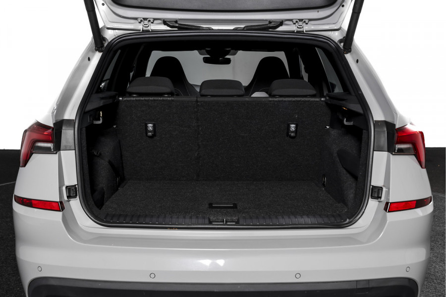 Škoda Kamiq 1.0 TSI 115 PK Sport Business - Automaat | Pano | Dig. Cockpit | Adapt. Cruise | Stoelverw. | PDC | Camera | NAV + App. Connect | ECC | Elek. Klep | Elek. Trekhaak | LM 18" |