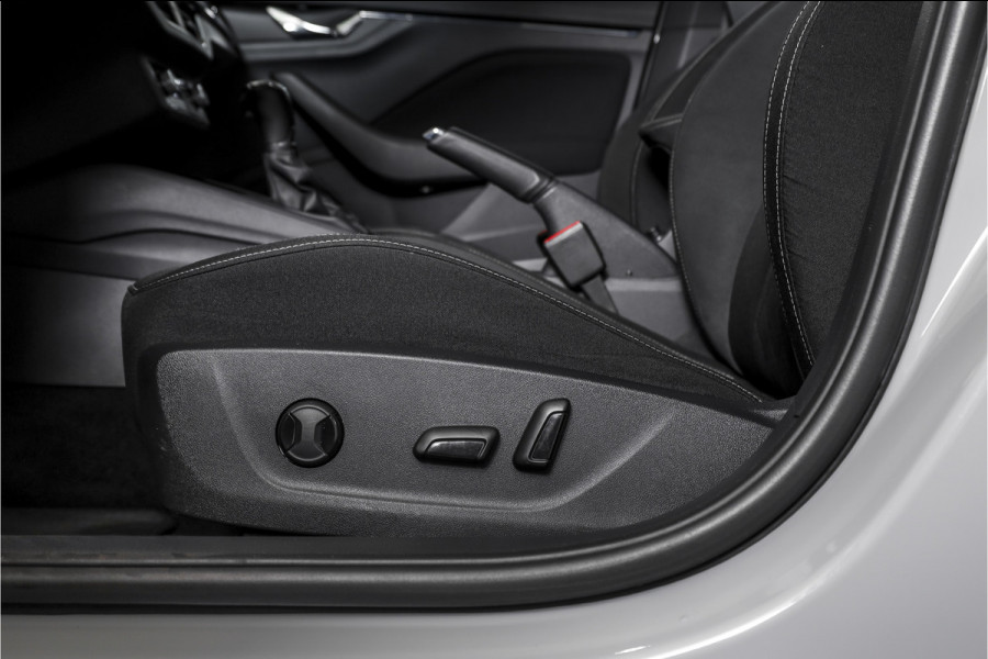 Škoda Kamiq 1.0 TSI 115 PK Sport Business - Automaat | Pano | Dig. Cockpit | Adapt. Cruise | Stoelverw. | PDC | Camera | NAV + App. Connect | ECC | Elek. Klep | Elek. Trekhaak | LM 18" |