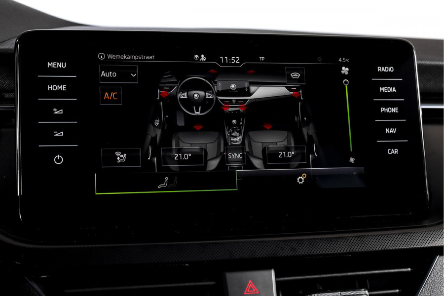 Škoda Kamiq 1.0 TSI 115 PK Sport Business - Automaat | Pano | Dig. Cockpit | Adapt. Cruise | Stoelverw. | PDC | Camera | NAV + App. Connect | ECC | Elek. Klep | Elek. Trekhaak | LM 18" |