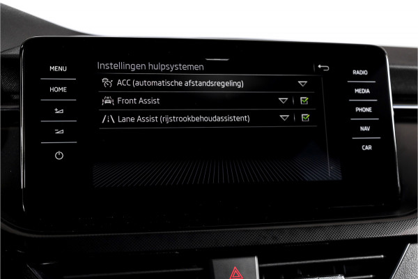 Škoda Kamiq 1.0 TSI 115 PK Sport Business - Automaat | Pano | Dig. Cockpit | Adapt. Cruise | Stoelverw. | PDC | Camera | NAV + App. Connect | ECC | Elek. Klep | Elek. Trekhaak | LM 18" |