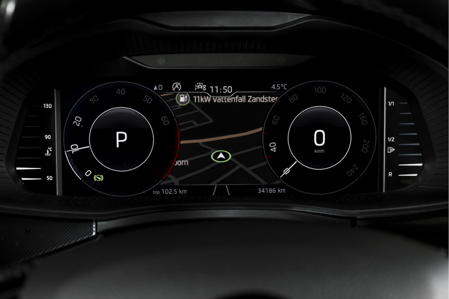 Škoda Kamiq 1.0 TSI 115 PK Sport Business - Automaat | Pano | Dig. Cockpit | Adapt. Cruise | Stoelverw. | PDC | Camera | NAV + App. Connect | ECC | Elek. Klep | Elek. Trekhaak | LM 18" |