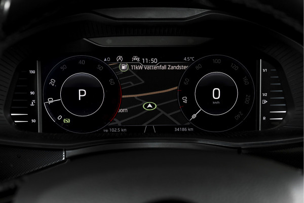 Škoda Kamiq 1.0 TSI 115 PK Sport Business - Automaat | Pano | Dig. Cockpit | Adapt. Cruise | Stoelverw. | PDC | Camera | NAV + App. Connect | ECC | Elek. Klep | Elek. Trekhaak | LM 18" |