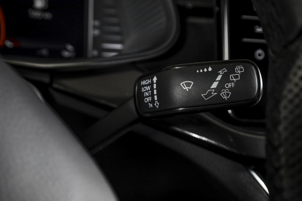 Škoda Kamiq 1.0 TSI 115 PK Sport Business - Automaat | Pano | Dig. Cockpit | Adapt. Cruise | Stoelverw. | PDC | Camera | NAV + App. Connect | ECC | Elek. Klep | Elek. Trekhaak | LM 18" |