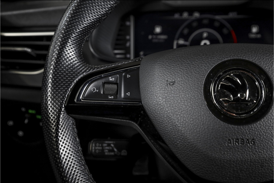 Škoda Kamiq 1.0 TSI 115 PK Sport Business - Automaat | Pano | Dig. Cockpit | Adapt. Cruise | Stoelverw. | PDC | Camera | NAV + App. Connect | ECC | Elek. Klep | Elek. Trekhaak | LM 18" |