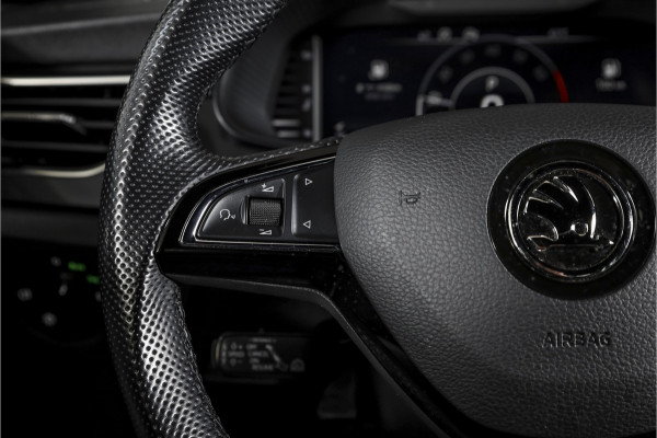 Škoda Kamiq 1.0 TSI 115 PK Sport Business - Automaat | Pano | Dig. Cockpit | Adapt. Cruise | Stoelverw. | PDC | Camera | NAV + App. Connect | ECC | Elek. Klep | Elek. Trekhaak | LM 18" |