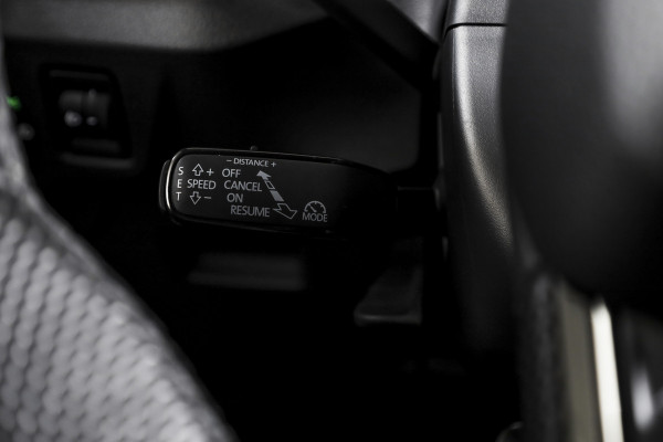 Škoda Kamiq 1.0 TSI 115 PK Sport Business - Automaat | Pano | Dig. Cockpit | Adapt. Cruise | Stoelverw. | PDC | Camera | NAV + App. Connect | ECC | Elek. Klep | Elek. Trekhaak | LM 18" |