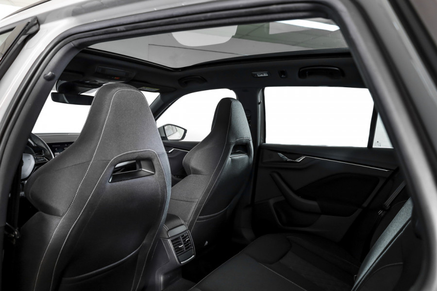 Škoda Kamiq 1.0 TSI 115 PK Sport Business - Automaat | Pano | Dig. Cockpit | Adapt. Cruise | Stoelverw. | PDC | Camera | NAV + App. Connect | ECC | Elek. Klep | Elek. Trekhaak | LM 18" |