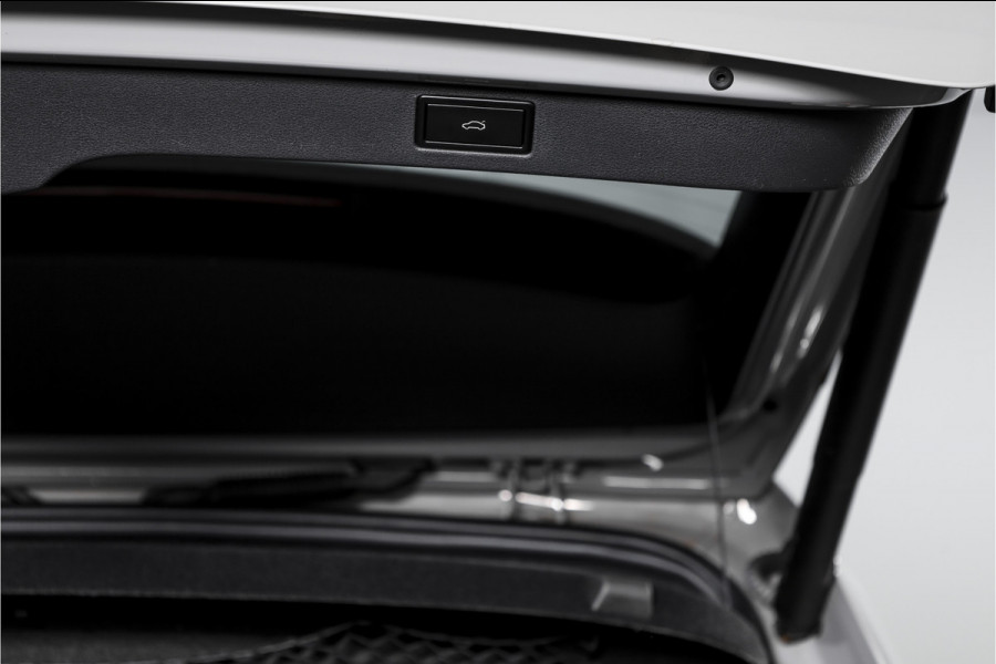 Škoda Kamiq 1.0 TSI 115 PK Sport Business - Automaat | Pano | Dig. Cockpit | Adapt. Cruise | Stoelverw. | PDC | Camera | NAV + App. Connect | ECC | Elek. Klep | Elek. Trekhaak | LM 18" |