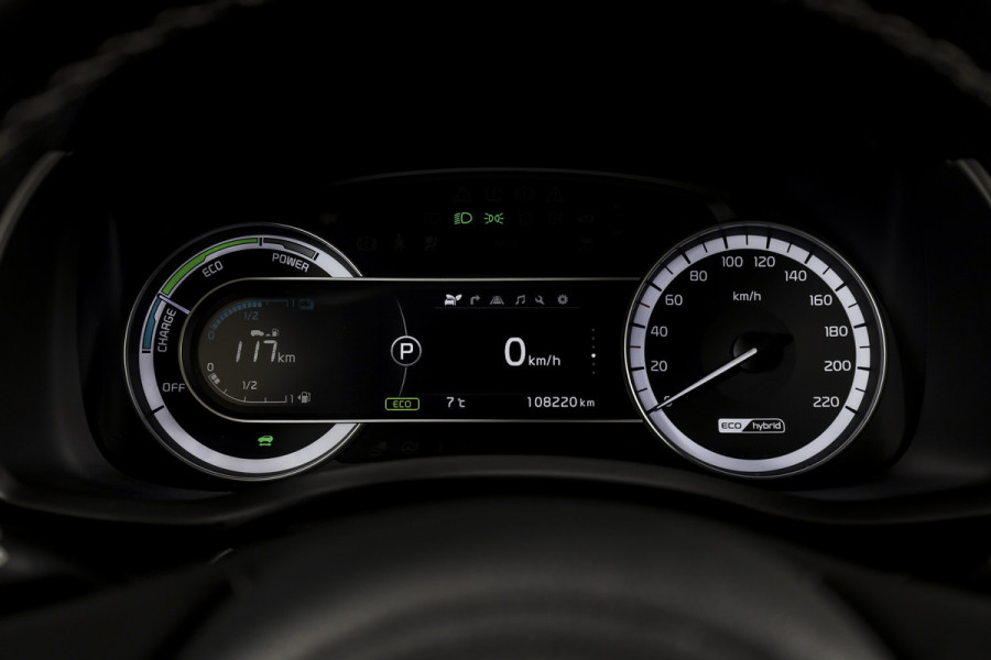 Kia Niro 1.6 GDi Hybrid ExecutiveLine - Automaat Orig. NL | S/K-Dak | Adapt. Cruise | Stoel-+Stuurverw. | PDC | Camera | NAV + App. Connect  | ECC | JBL | Afn. Trekhaak | LM 18" |