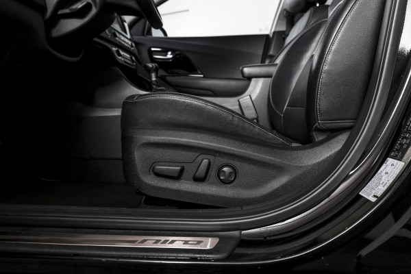 Kia Niro 1.6 GDi Hybrid ExecutiveLine - Automaat Orig. NL | S/K-Dak | Adapt. Cruise | Stoel-+Stuurverw. | PDC | Camera | NAV + App. Connect  | ECC | JBL | Afn. Trekhaak | LM 18" |