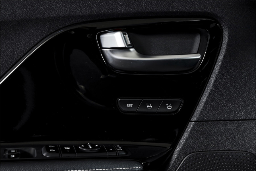 Kia Niro 1.6 GDi Hybrid ExecutiveLine - Automaat Orig. NL | S/K-Dak | Adapt. Cruise | Stoel-+Stuurverw. | PDC | Camera | NAV + App. Connect  | ECC | JBL | Afn. Trekhaak | LM 18" |