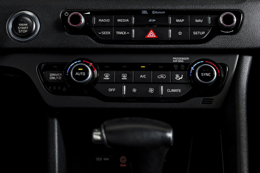 Kia Niro 1.6 GDi Hybrid ExecutiveLine - Automaat Orig. NL | S/K-Dak | Adapt. Cruise | Stoel-+Stuurverw. | PDC | Camera | NAV + App. Connect  | ECC | JBL | Afn. Trekhaak | LM 18" |