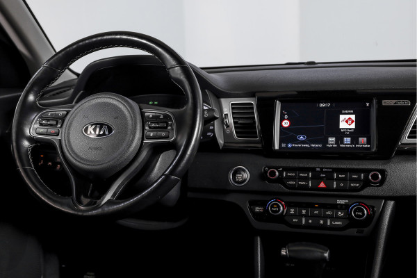 Kia Niro 1.6 GDi Hybrid ExecutiveLine - Automaat Orig. NL | S/K-Dak | Adapt. Cruise | Stoel-+Stuurverw. | PDC | Camera | NAV + App. Connect  | ECC | JBL | Afn. Trekhaak | LM 18" |