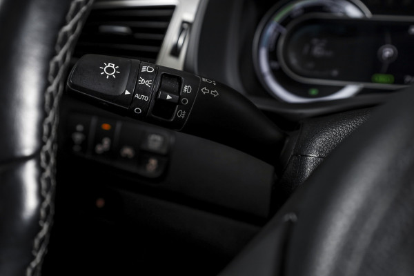 Kia Niro 1.6 GDi Hybrid ExecutiveLine - Automaat Orig. NL | S/K-Dak | Adapt. Cruise | Stoel-+Stuurverw. | PDC | Camera | NAV + App. Connect  | ECC | JBL | Afn. Trekhaak | LM 18" |