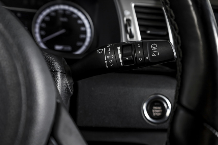 Kia Niro 1.6 GDi Hybrid ExecutiveLine - Automaat Orig. NL | S/K-Dak | Adapt. Cruise | Stoel-+Stuurverw. | PDC | Camera | NAV + App. Connect  | ECC | JBL | Afn. Trekhaak | LM 18" |