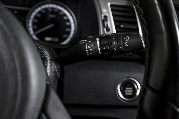 Kia Niro 1.6 GDi Hybrid ExecutiveLine - Automaat Orig. NL | S/K-Dak | Adapt. Cruise | Stoel-+Stuurverw. | PDC | Camera | NAV + App. Connect  | ECC | JBL | Afn. Trekhaak | LM 18" |