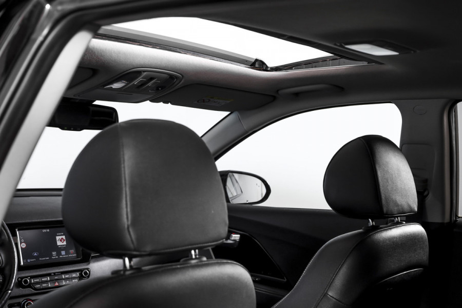 Kia Niro 1.6 GDi Hybrid ExecutiveLine - Automaat Orig. NL | S/K-Dak | Adapt. Cruise | Stoel-+Stuurverw. | PDC | Camera | NAV + App. Connect  | ECC | JBL | Afn. Trekhaak | LM 18" |