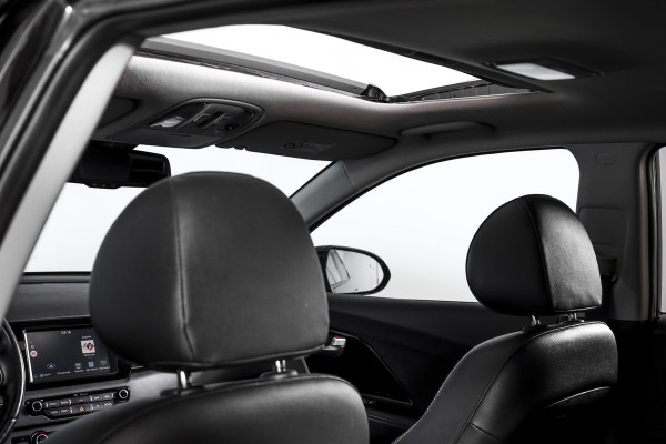 Kia Niro 1.6 GDi Hybrid ExecutiveLine - Automaat Orig. NL | S/K-Dak | Adapt. Cruise | Stoel-+Stuurverw. | PDC | Camera | NAV + App. Connect  | ECC | JBL | Afn. Trekhaak | LM 18" |