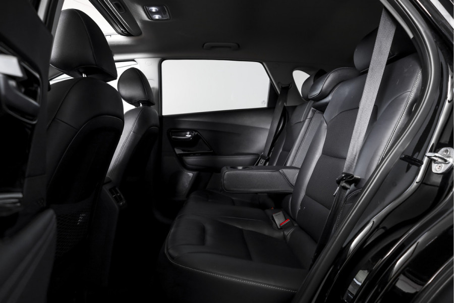 Kia Niro 1.6 GDi Hybrid ExecutiveLine - Automaat Orig. NL | S/K-Dak | Adapt. Cruise | Stoel-+Stuurverw. | PDC | Camera | NAV + App. Connect  | ECC | JBL | Afn. Trekhaak | LM 18" |