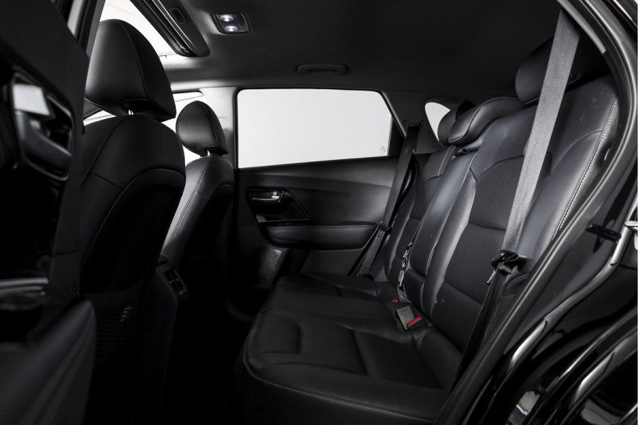 Kia Niro 1.6 GDi Hybrid ExecutiveLine - Automaat Orig. NL | S/K-Dak | Adapt. Cruise | Stoel-+Stuurverw. | PDC | Camera | NAV + App. Connect  | ECC | JBL | Afn. Trekhaak | LM 18" |