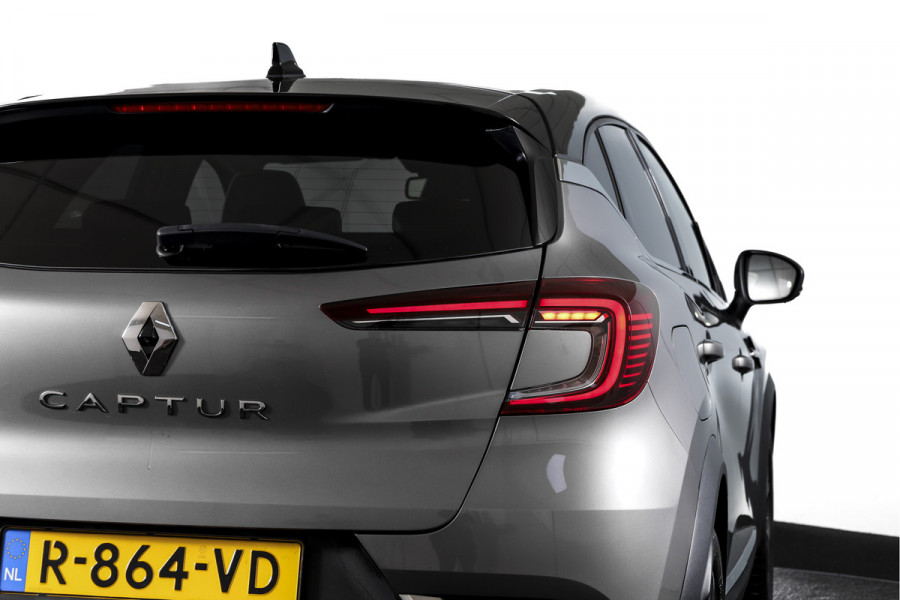 Renault Captur 1.3 TCe 130 Intens 130 PK - Automaat | Dig. Cockpit | Cruise | PDC | | Camera | NAV + App. Connect | ECC | Afn. Trekhaak | DAB | LM 18" |