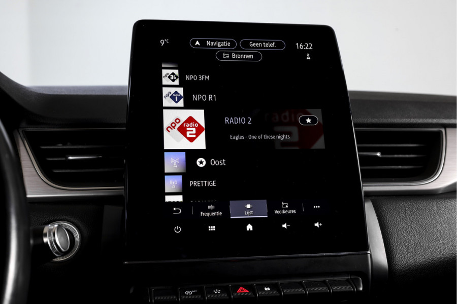 Renault Captur 1.3 TCe 130 Intens 130 PK - Automaat | Dig. Cockpit | Cruise | PDC | | Camera | NAV + App. Connect | ECC | Afn. Trekhaak | DAB | LM 18" |