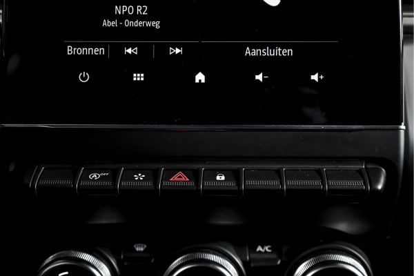 Renault Captur 1.3 TCe 130 Intens 130 PK - Automaat | Dig. Cockpit | Cruise | PDC | | Camera | NAV + App. Connect | ECC | Afn. Trekhaak | DAB | LM 18" |