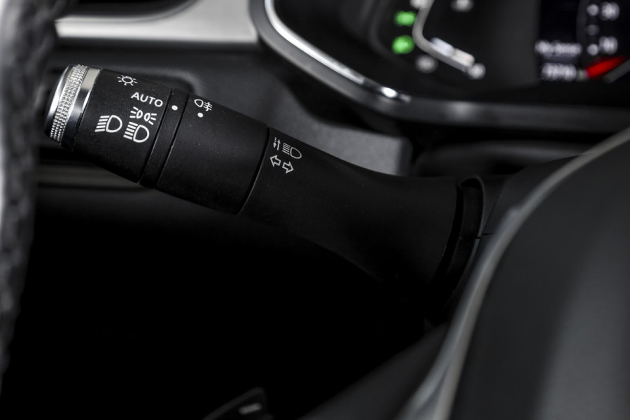 Renault Captur 1.3 TCe 130 Intens 130 PK - Automaat | Dig. Cockpit | Cruise | PDC | | Camera | NAV + App. Connect | ECC | Afn. Trekhaak | DAB | LM 18" |