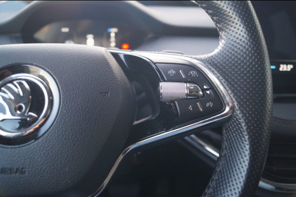 Škoda ENYAQ iV 80 First Edition High -PANO-LEER-LED-TREKHAAK-