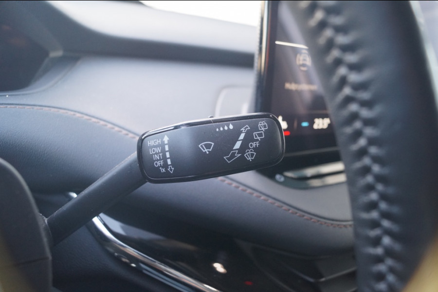 Škoda ENYAQ iV 80 First Edition High -PANO-LEER-LED-TREKHAAK-