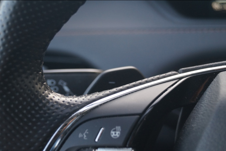 Škoda ENYAQ iV 80 First Edition High -PANO-LEER-LED-TREKHAAK-