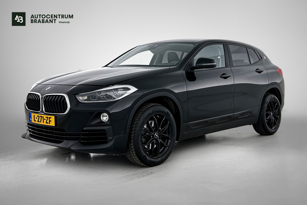 BMW X2 SDrive18i Executive(Dealer OnderH, Navi, StoelV, Camera, Parkeersensoren, Climate Con, Etc)