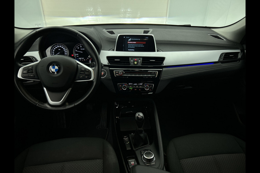BMW X2 SDrive18i Executive(Dealer OnderH, Navi, StoelV, Camera, Parkeersensoren, Climate Con, Etc)