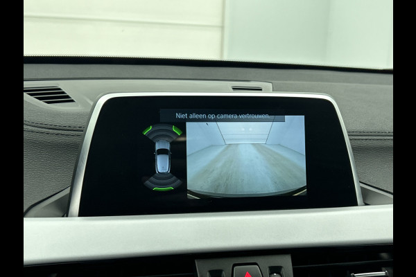 BMW X2 SDrive18i Executive(Dealer OnderH, Navi, StoelV, Camera, Parkeersensoren, Climate Con, Etc)