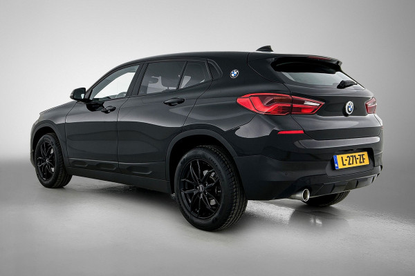 BMW X2 SDrive18i Executive(Dealer OnderH, Navi, StoelV, Camera, Parkeersensoren, Climate Con, Etc)