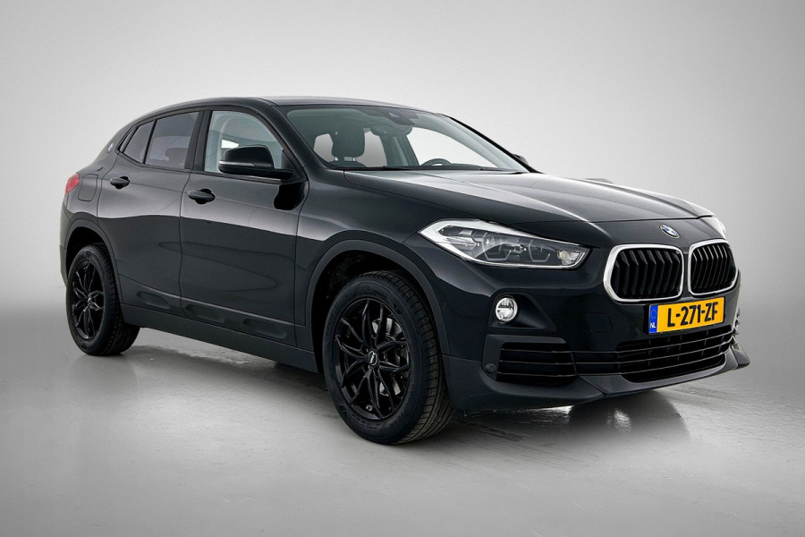 BMW X2 SDrive18i Executive(Dealer OnderH, Navi, StoelV, Camera, Parkeersensoren, Climate Con, Etc)