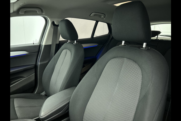 BMW X2 SDrive18i Executive(Dealer OnderH, Navi, StoelV, Camera, Parkeersensoren, Climate Con, Etc)